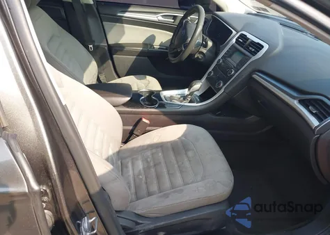 2015 Ford Fusion S z USA, uszkodzony, nr VIN 1FA6P0G70F5114820